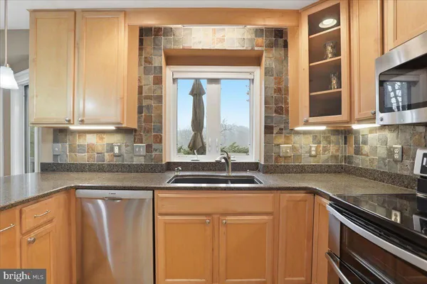 $485,000 | 463 Wampum Lane, Hedgesville, WV 25427