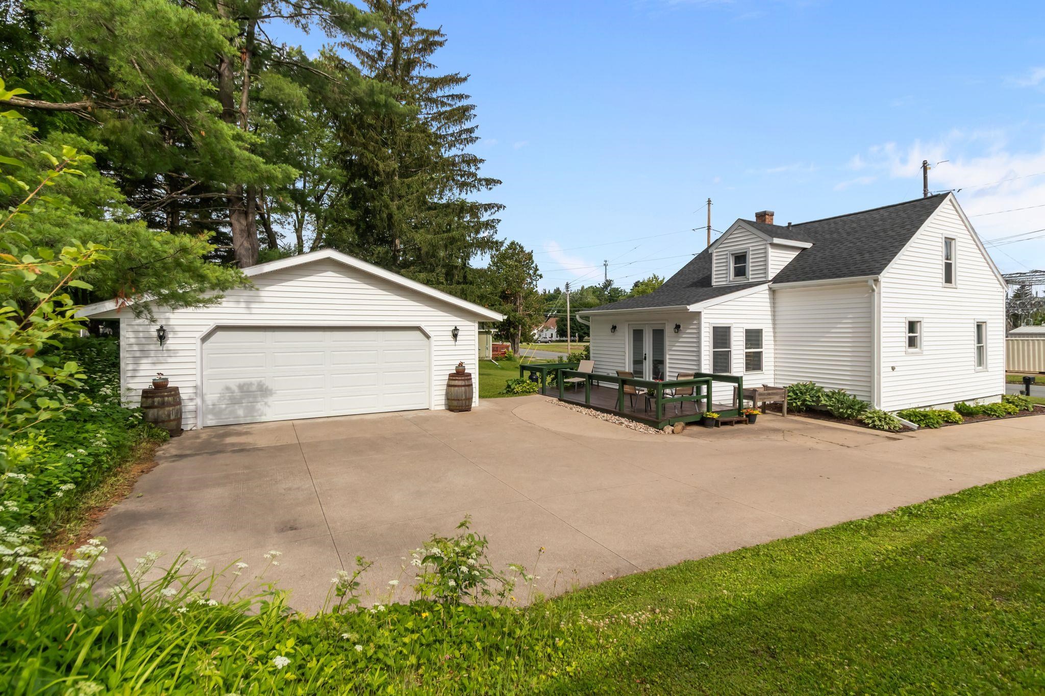 190 Division Street Iola, WI 54945 - Photo 32 of 40
