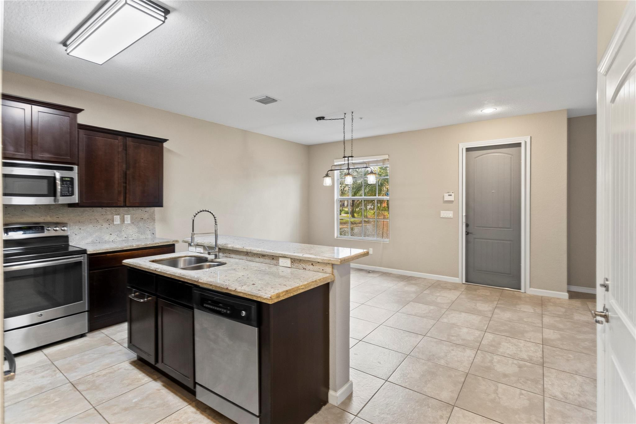 259 Southwest 7th Street, Unit 259 Pompano Beach, FL 33060 - Photo 8 of 87 Photo 8