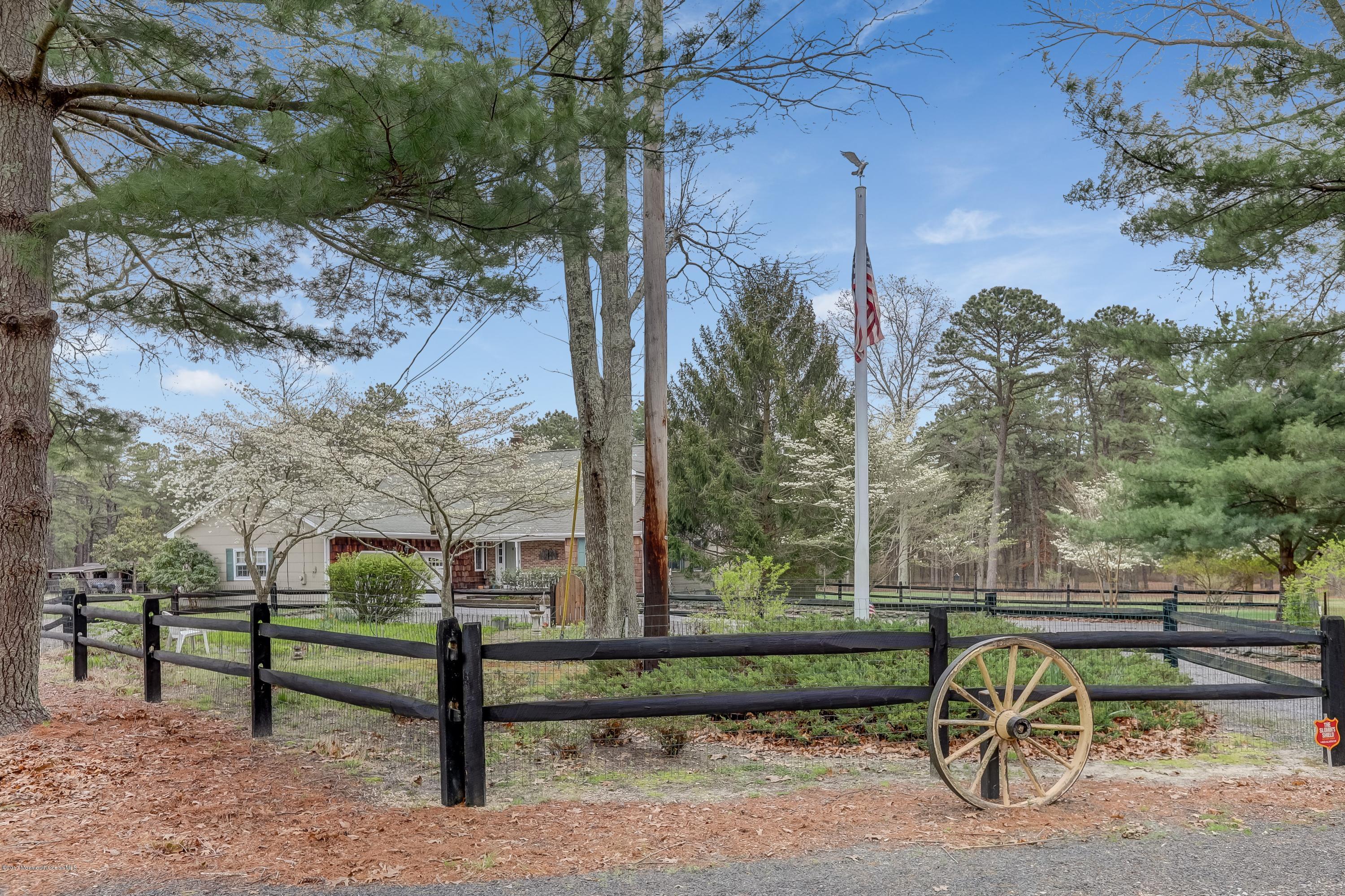 141 Pasadena Road Manchester Township, NJ 08759 - Photo 3 of 28 002_Front Yard