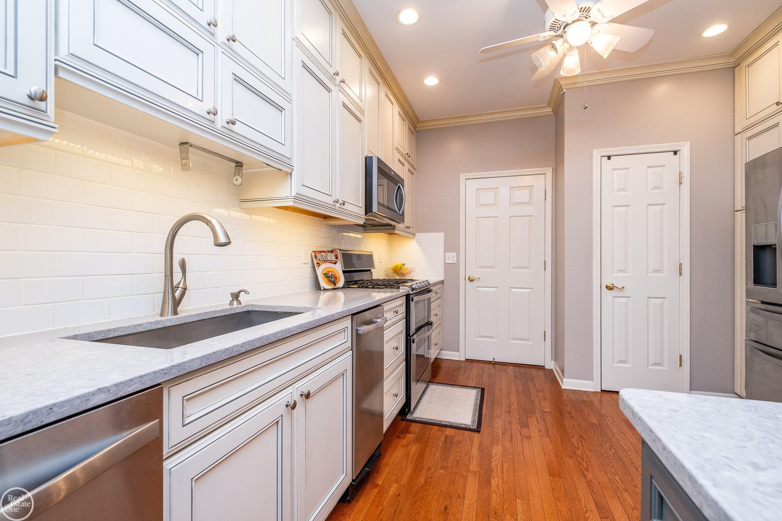 3597 Windingbrook Circle Rochester Hills, MI 48309 - Photo 10 of 63