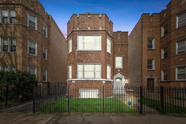 $515,000 | 7716 South Kingston Avenue, Chicago, IL 60649
