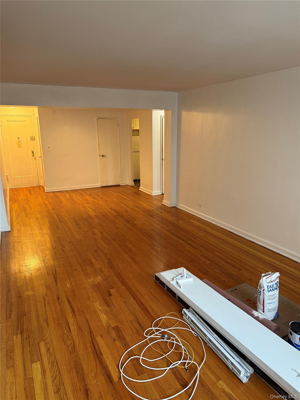 325 East 201st Street, Unit 3J Bronx, NY 10458 - Photo 19 of 33 a view of an empty room