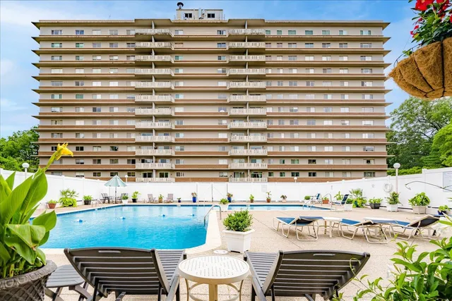 $180,000 | 1960 North Parkway Avenue, Unit 1208, Memphis, TN 38112