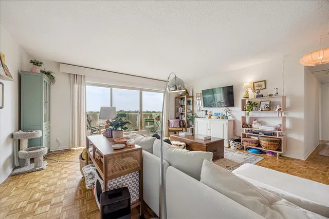 $180,000 | 1960 North Parkway Avenue, Unit 1208, Memphis, TN 38112