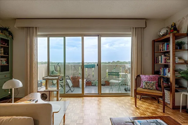 $180,000 | 1960 North Parkway Avenue, Unit 1208, Memphis, TN 38112