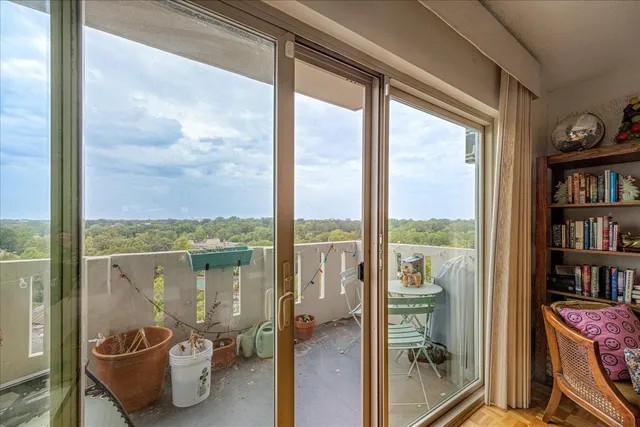 $180,000 | 1960 North Parkway Avenue, Unit 1208, Memphis, TN 38112