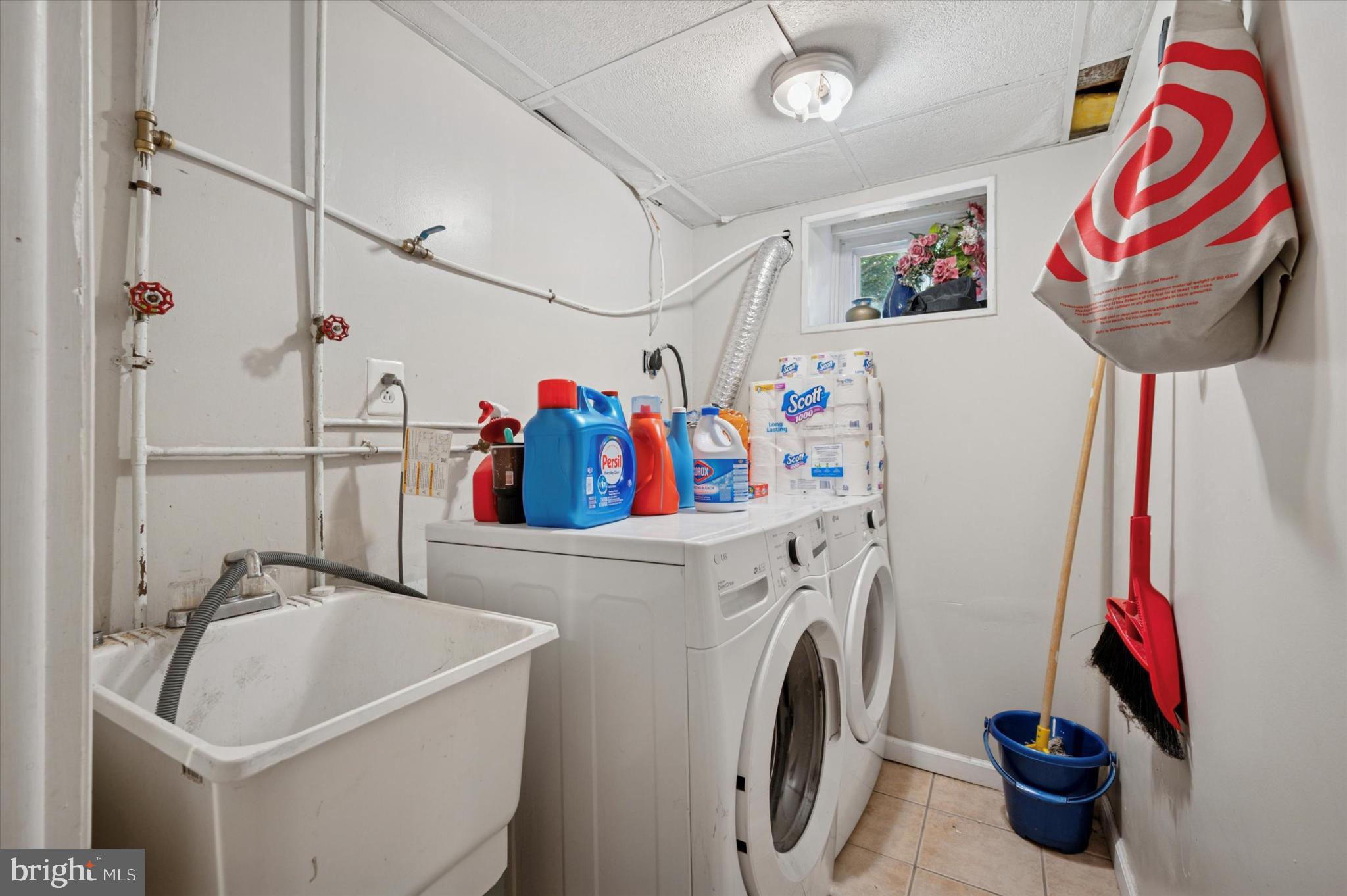 1052 Edgemore Road Philadelphia, PA 19151 - Photo 20 of 24 Bright and functional laundry space.