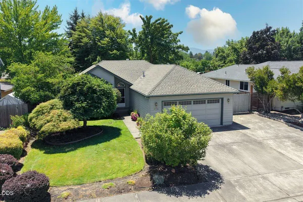 $435,000 | 2736 Juanita Avenue, Medford, OR 97504