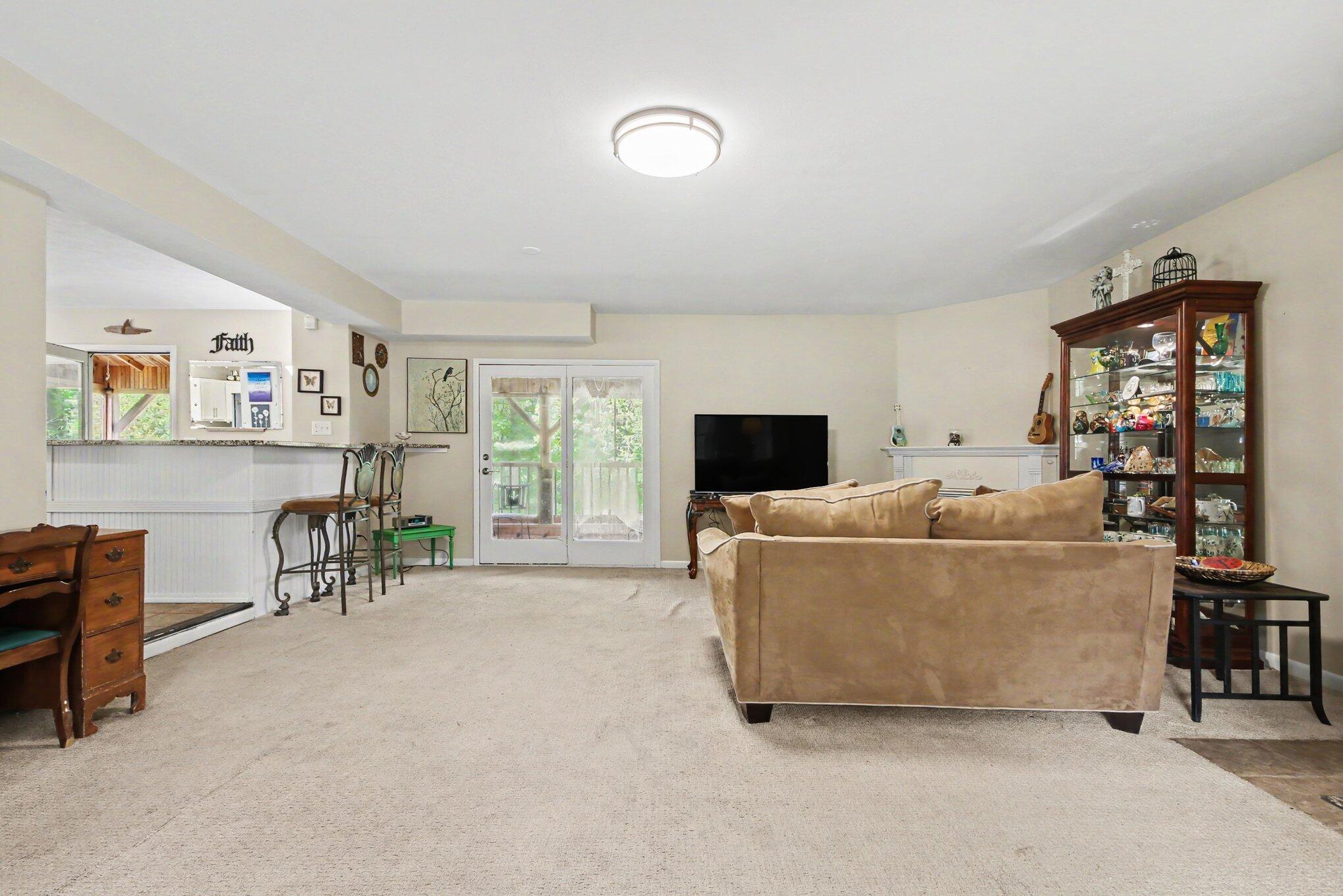 12177 Reyburn Drive Northeast Sparta, MI 49345 - Photo 7 of 31 009_file_9484