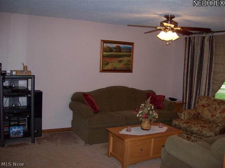 4750 James Road North Ridgeville, OH 44039 - Photo 7 of 23 Dinette open to the living room. Large window to let in the sunshine