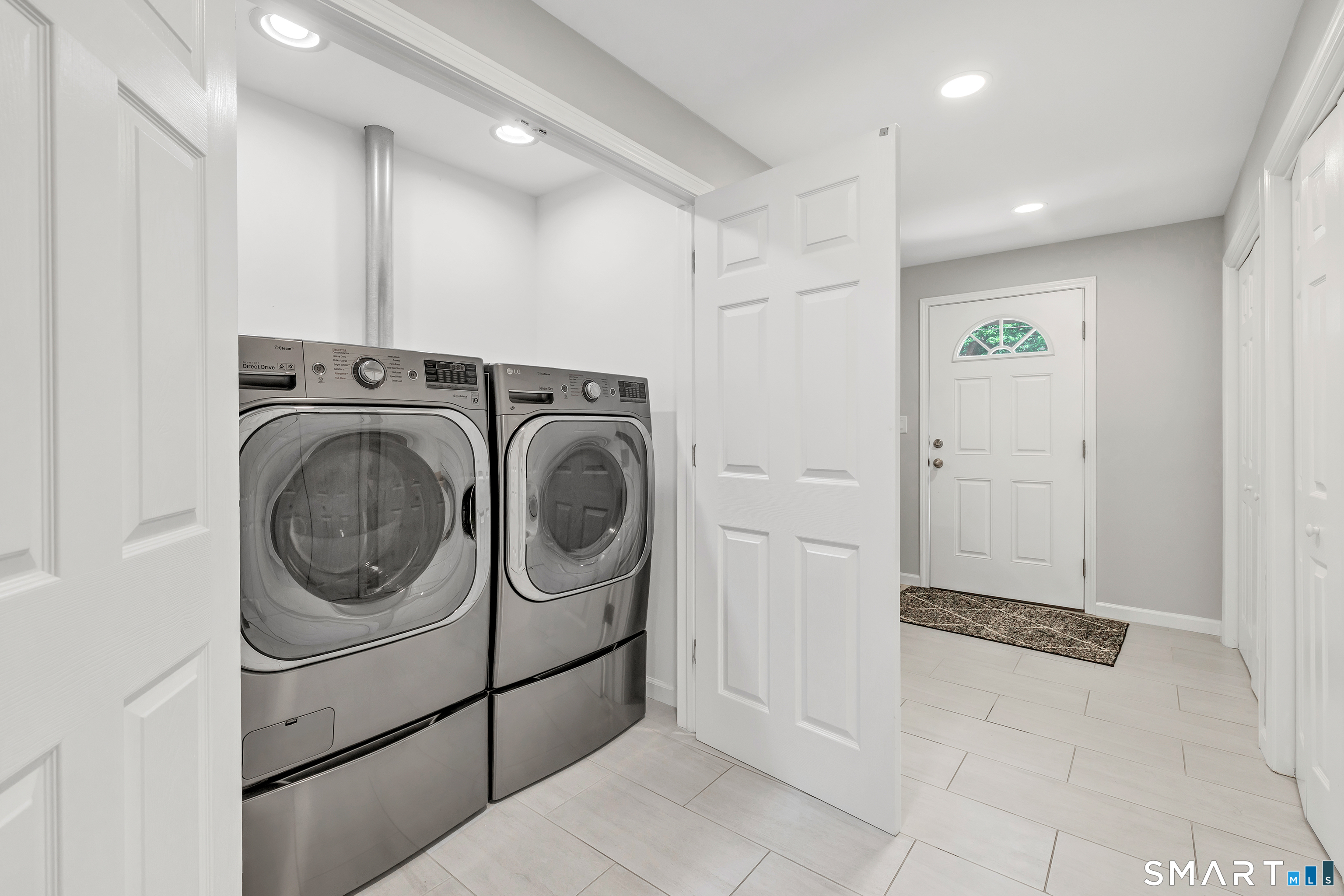 26 Westwood Road Trumbull, CT 06611 - Photo 12 of 40