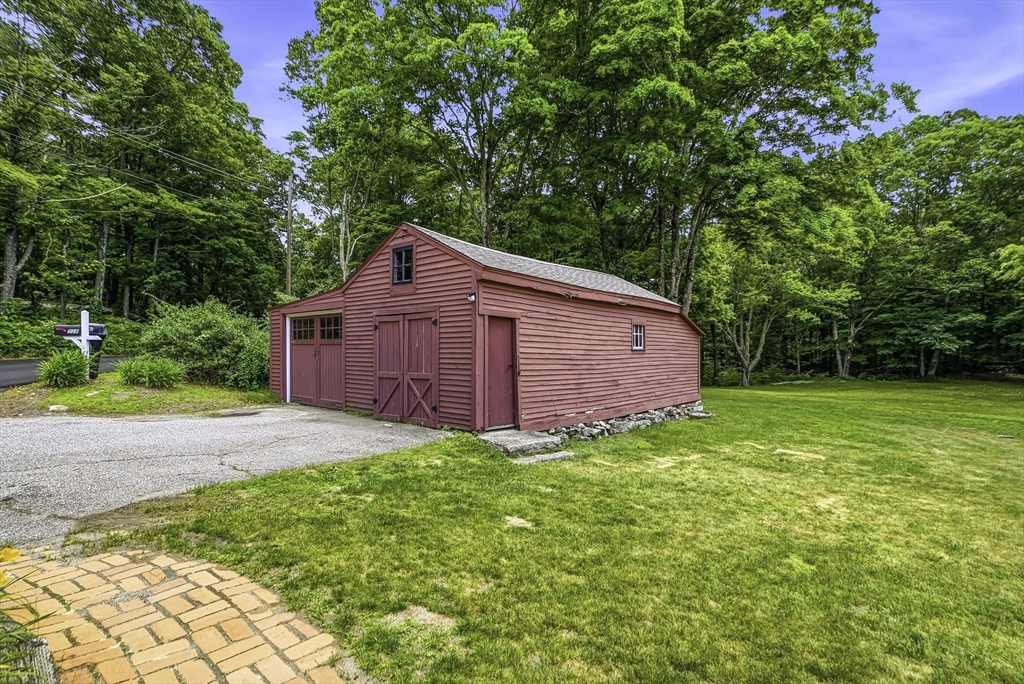 236 Mendon Street Upton, MA 01568 - Photo 5 of 41