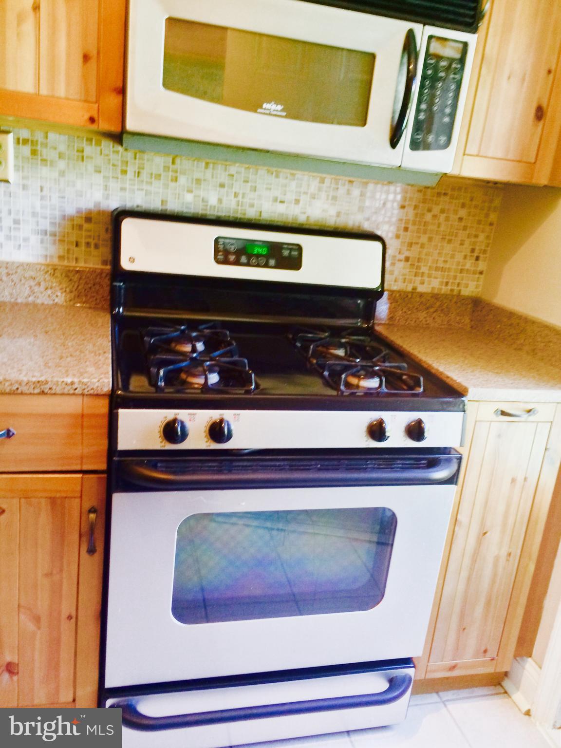 4106 Colby Road Pikesville, MD 21208 - Photo 9 of 28 Gas Range