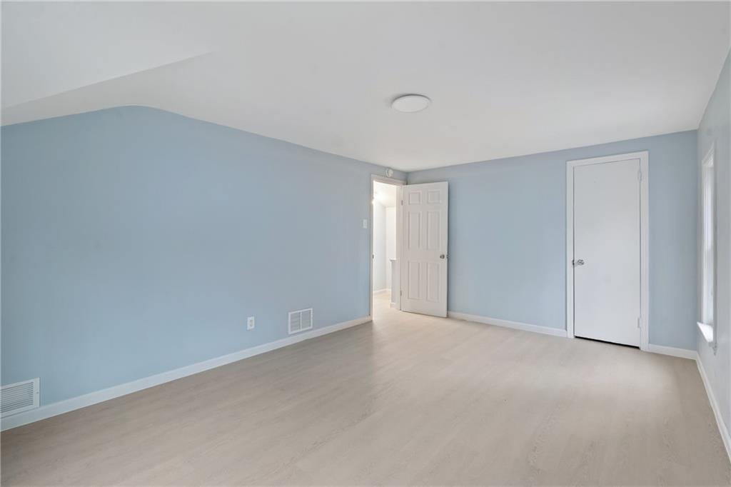 8624 Oakcrest Road Pittsburgh, PA 15235 - Photo 16 of 23