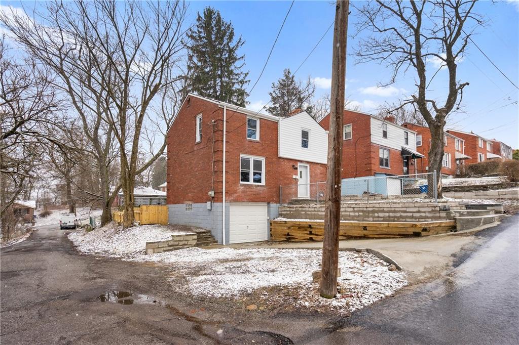 8624 Oakcrest Road Pittsburgh, PA 15235 - Photo 4 of 23