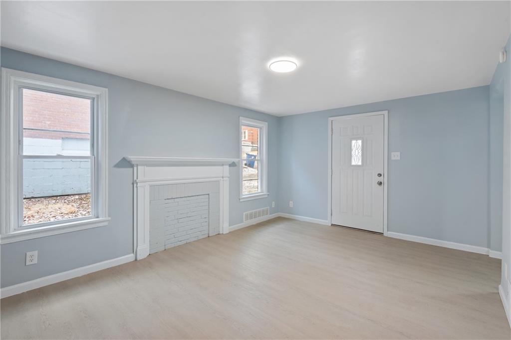 8624 Oakcrest Road Pittsburgh, PA 15235 - Photo 5 of 23