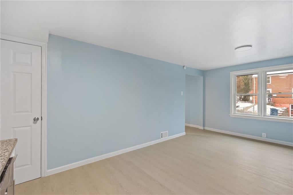 8624 Oakcrest Road Pittsburgh, PA 15235 - Photo 10 of 23