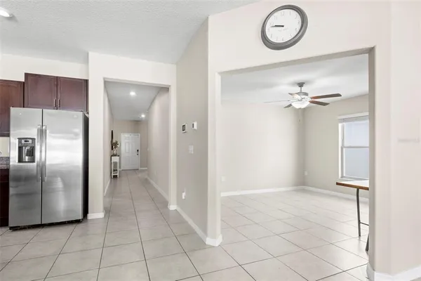 a house view with backyard space