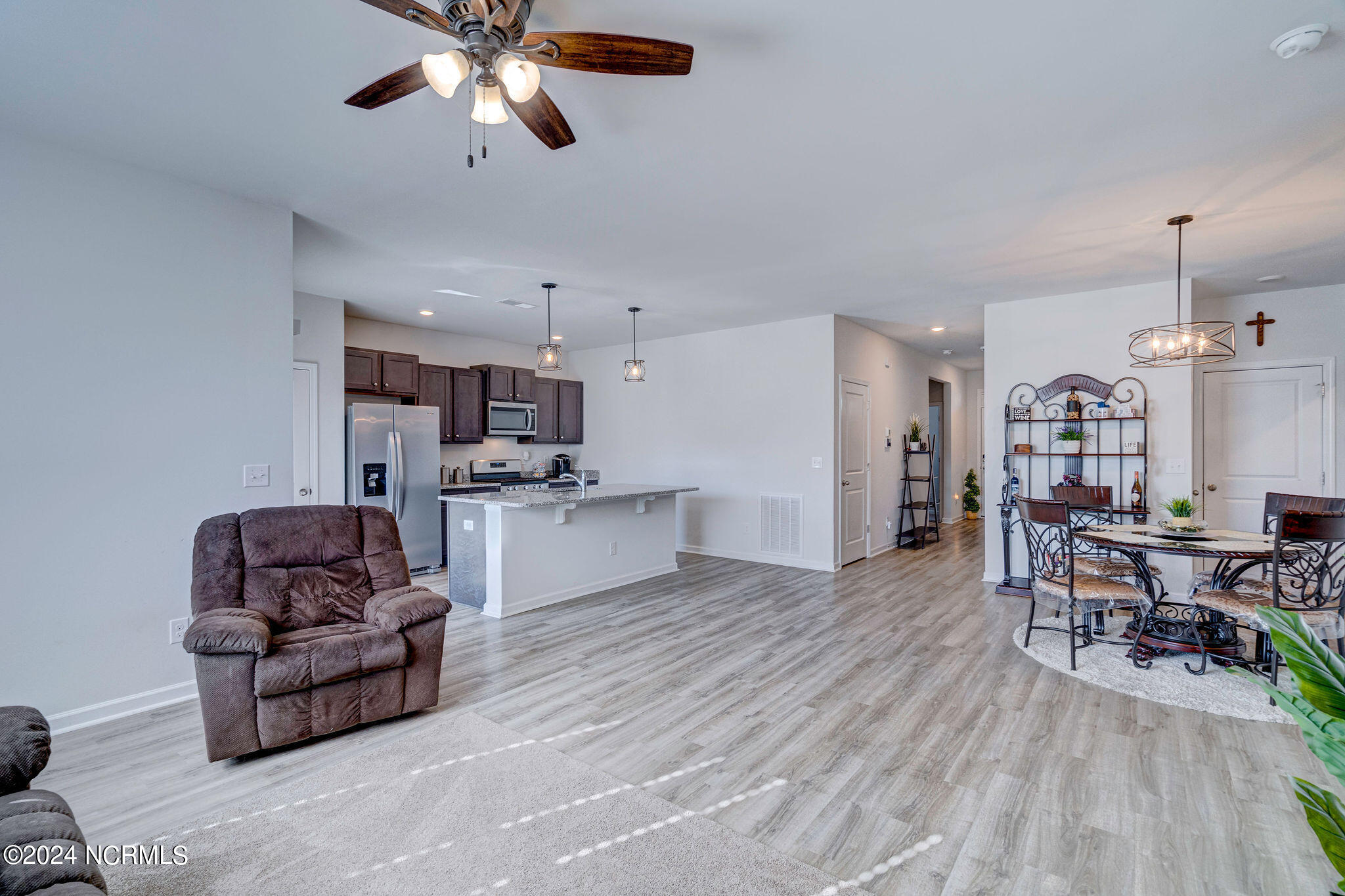 9094 St George Road Wilmington, NC 28411 - Photo 6 of 38 9094SaintGeorgeFinal-32
