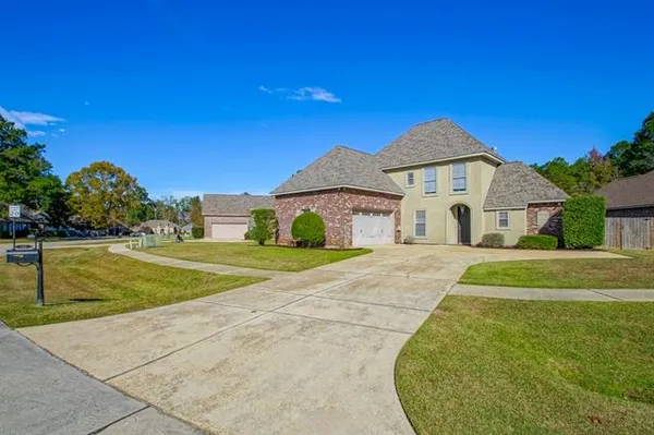 $385,000 | 161 Wood Thrush Drive, Madisonville, LA 70447