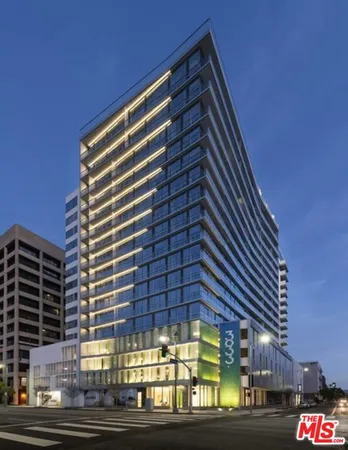 $3,842 | 3033 Wilshire Boulevard, Unit 802, Los Angeles, CA 90020