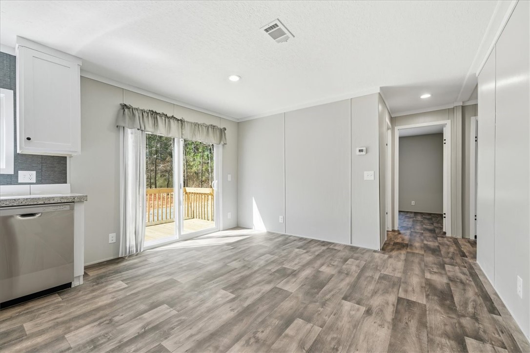 205 Union Court West Union, SC 29696 - Photo 10 of 28 A bright and airy dining room.