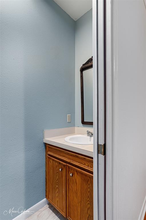 400 Southfield Road Shreveport, LA 71106 - Photo 16 of 30 a utility room with dryer and washer