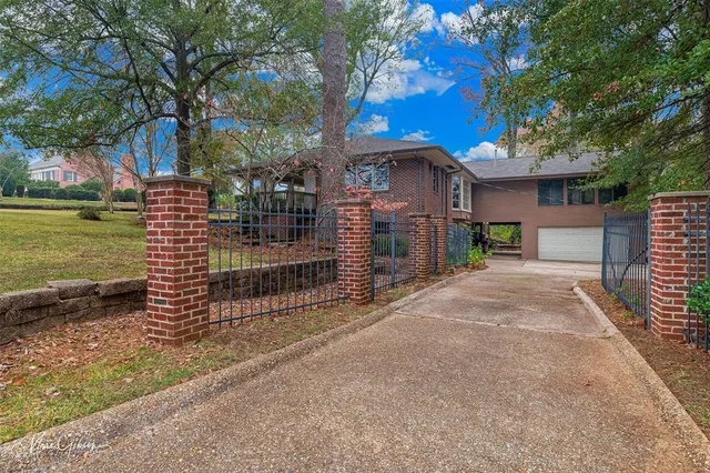 $437,500 | 400 Southfield Road, Shreveport, LA 71106