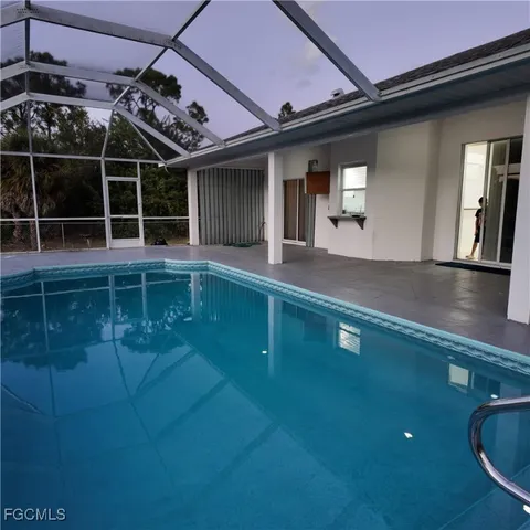 $2,300 | 1117 Cleveland Avenue, Lehigh Acres, FL 33972