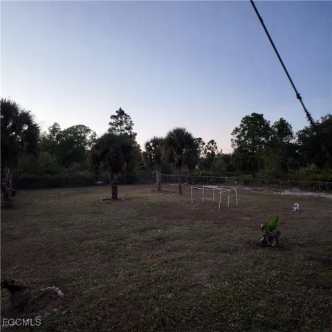 $2,300 | 1117 Cleveland Avenue, Lehigh Acres, FL 33972