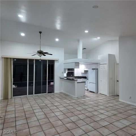 $2,300 | 1117 Cleveland Avenue, Lehigh Acres, FL 33972