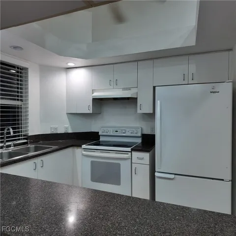 $2,300 | 1117 Cleveland Avenue, Lehigh Acres, FL 33972