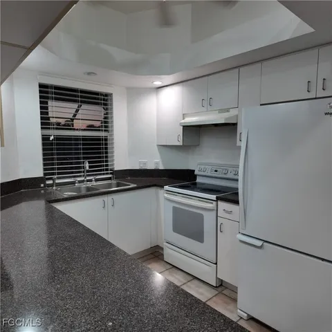 $2,300 | 1117 Cleveland Avenue, Lehigh Acres, FL 33972