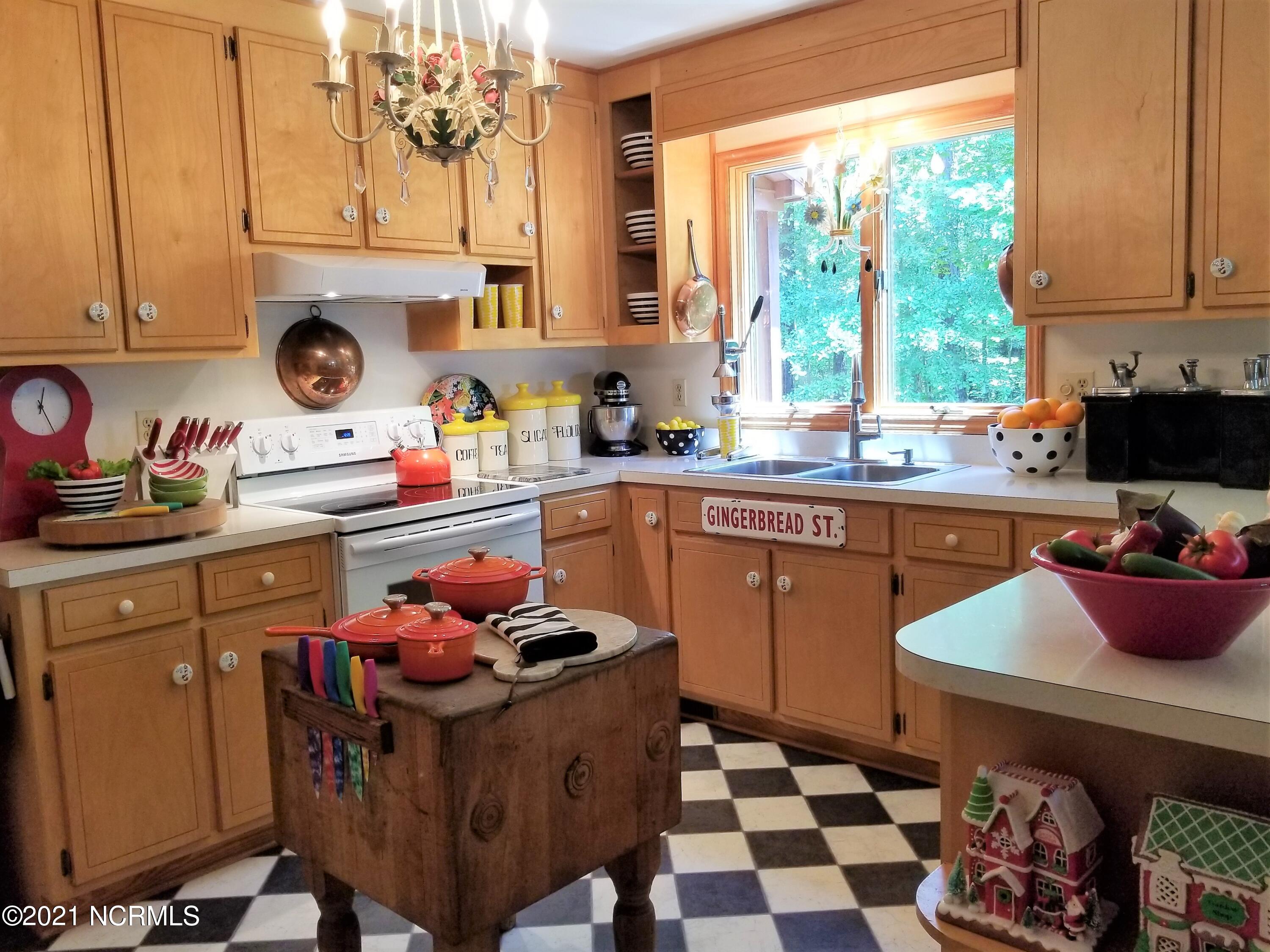 541 Indian Branch Road Rocky Mount, NC 27804 - Photo 15 of 42 Light, bright and cheerful