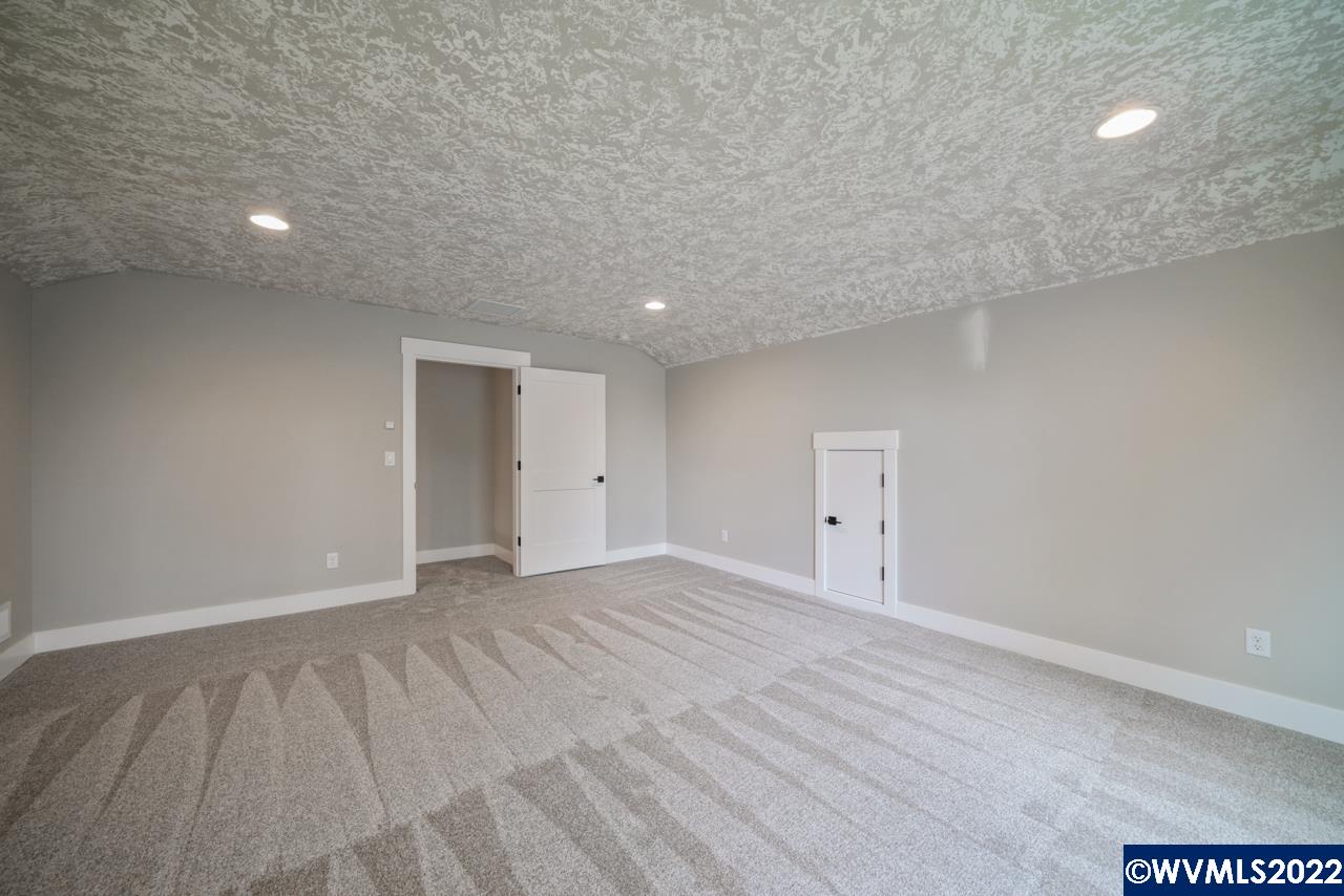 1621 Southwest Ellis Street Dallas, OR 97338 - Photo 31 of 34 Gallery Image 31