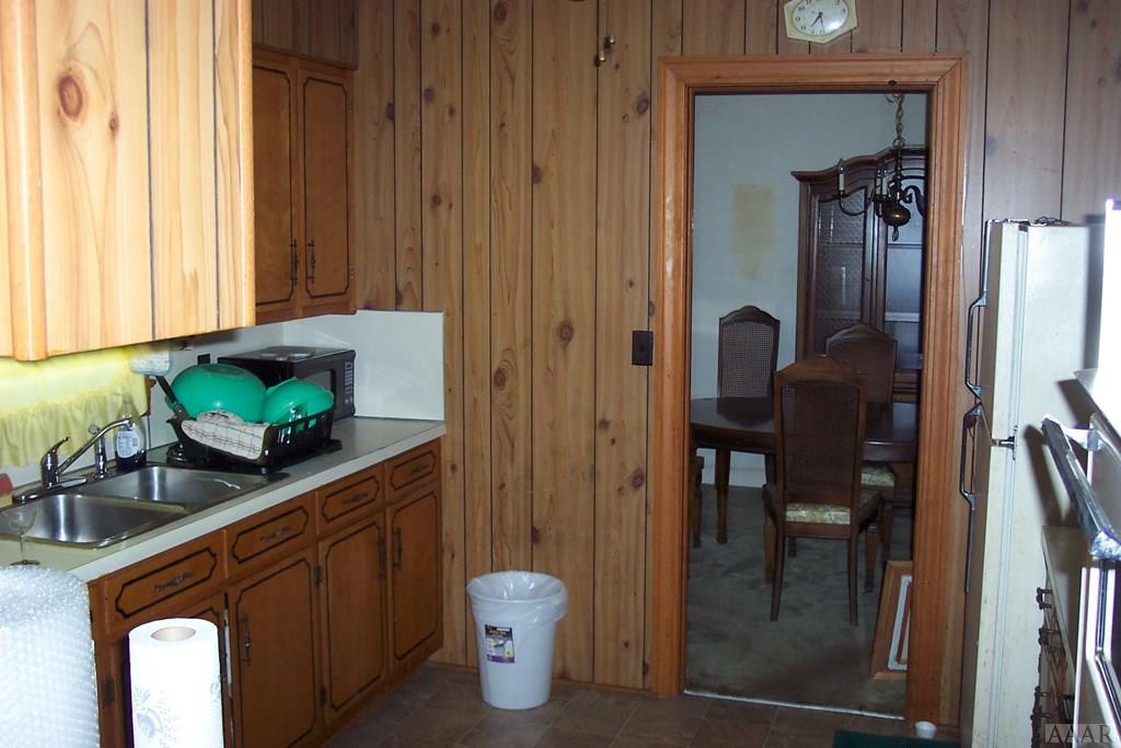2422 Governors Road Windsor, NC 27983 - Photo 11 of 38 KITCHEN TO DINNING