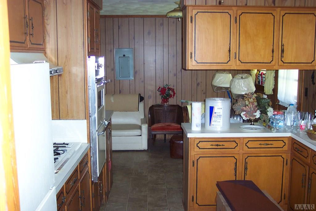 2422 Governors Road Windsor, NC 27983 - Photo 6 of 38 KITCHE TO BREAKFAST NOOK