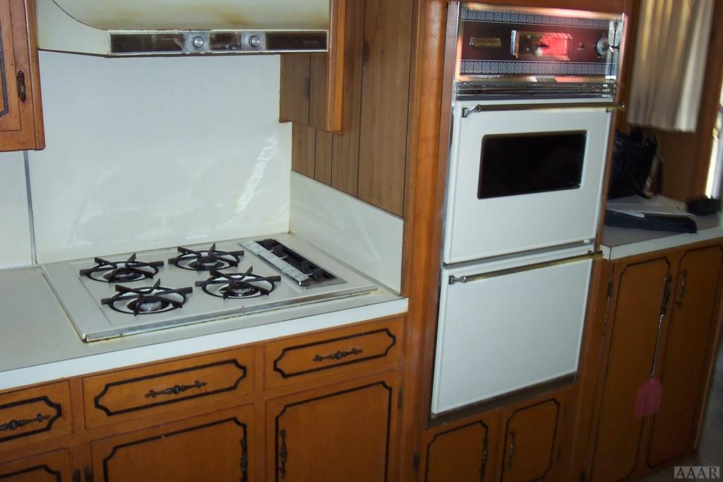 2422 Governors Road Windsor, NC 27983 - Photo 8 of 38 PROPANE RANGE COOKTOP