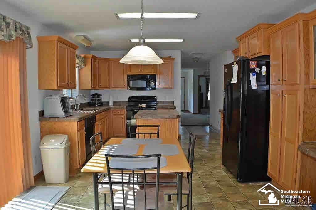 1534 West Sterns Road Temperance, MI 48182 - Photo 5 of 14 Dinning/ Kitchen