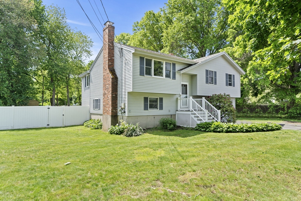 10 Upland Road Danvers, MA 01923 - Photo 3 of 30