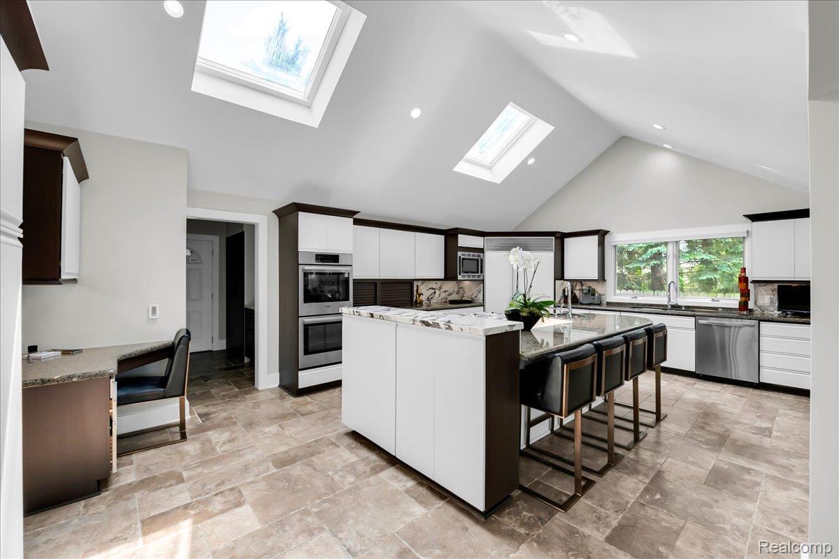 3816 West Maple Road Bloomfield Hills, MI 48301 - Photo 23 of 78 3816 W Maple_23.jpg