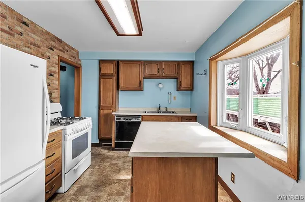 $199,000 | 275 Mapleview Drive, Tonawanda, NY 14150