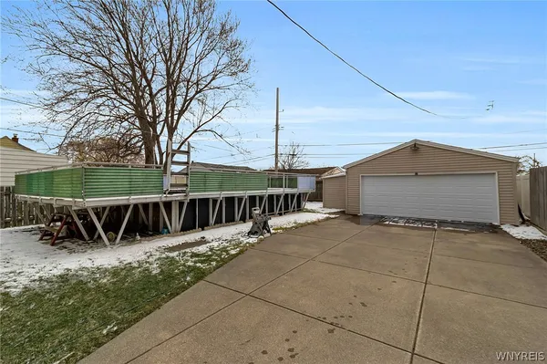 $199,000 | 275 Mapleview Drive, Tonawanda, NY 14150