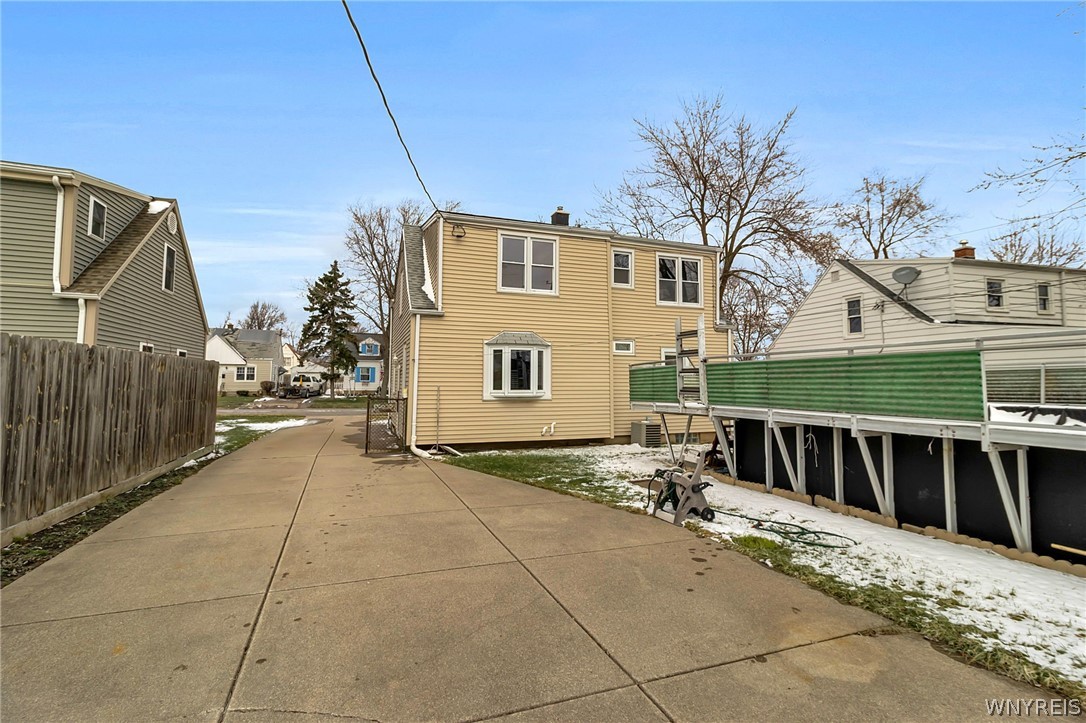 275 Mapleview Drive Tonawanda, NY 14150 - Photo 4 of 47