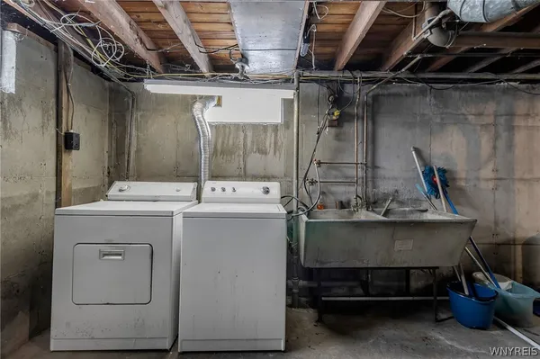 $199,000 | 275 Mapleview Drive, Tonawanda, NY 14150