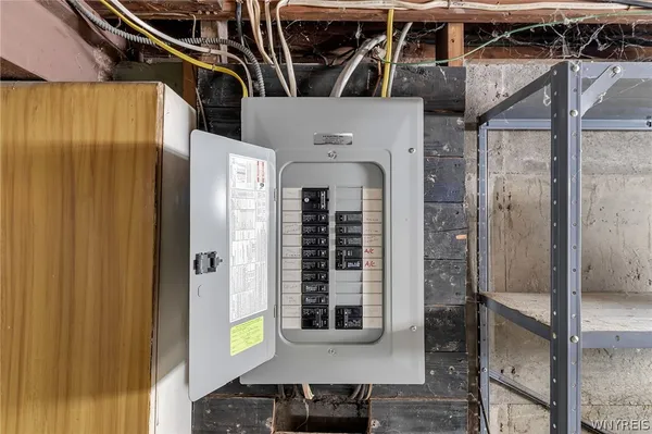 $199,000 | 275 Mapleview Drive, Tonawanda, NY 14150