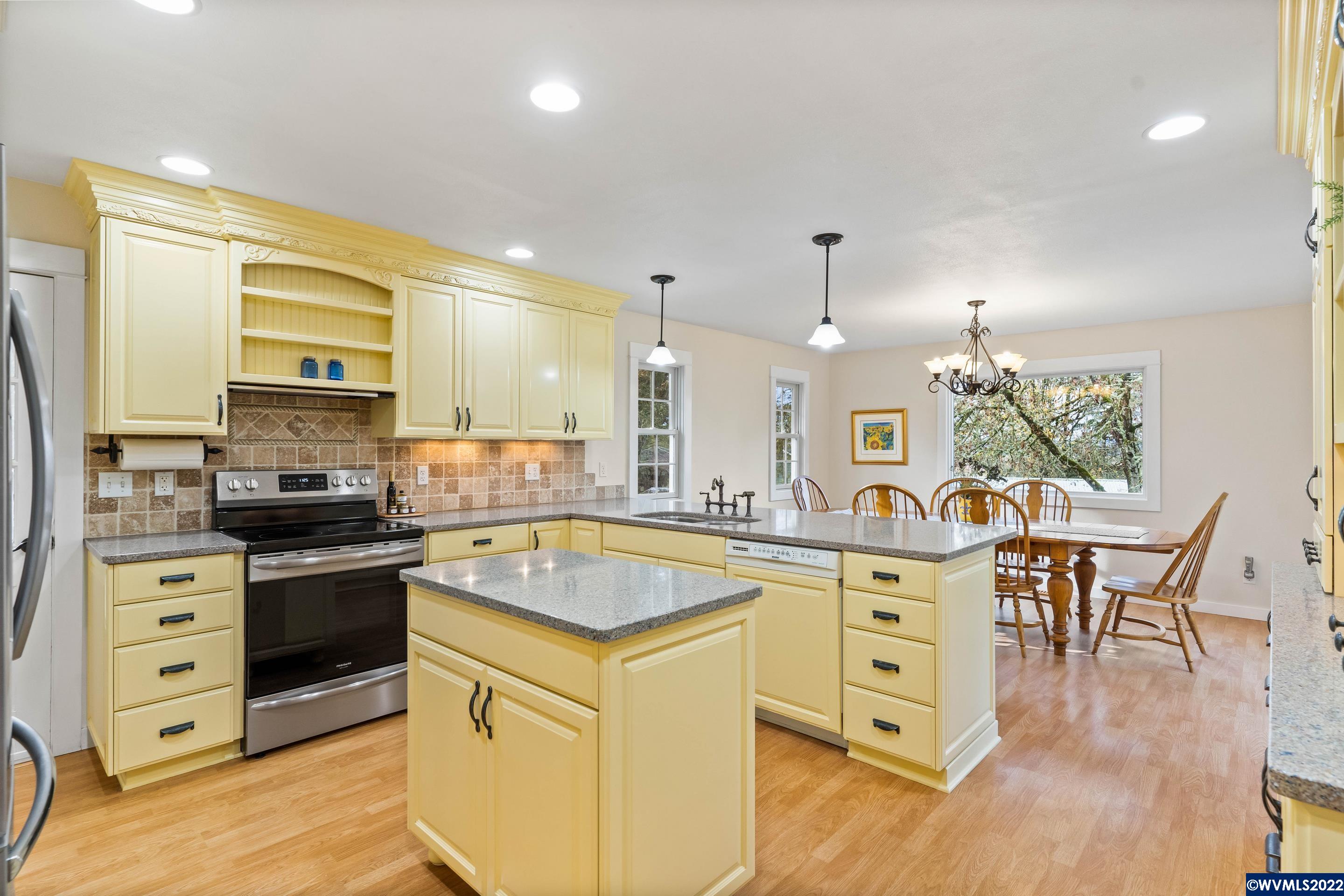 4976 Riverside Drive South Salem, OR 97306 - Photo 15 of 42 Gallery Image 15