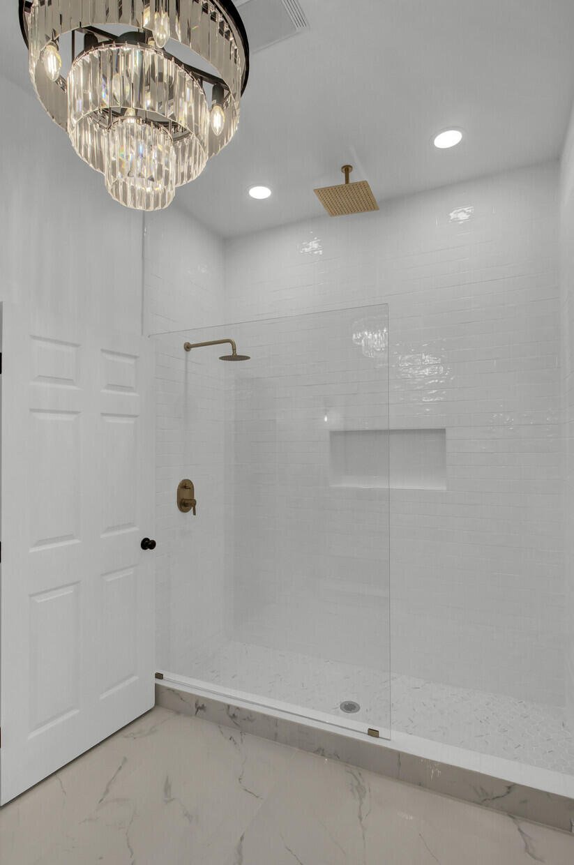 124 Fishburne Street Charleston, SC 29403 - Photo 14 of 18 Unit 1: Master Bathroom