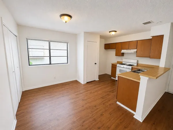 $850 | 2307 Rachael Court, Unit D, Austin, TX 78748